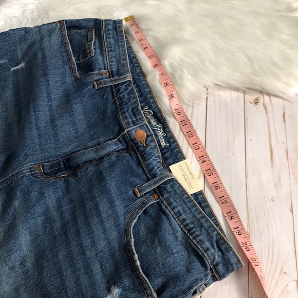 Universal Threads Boyfriend Shorts Size 22W NWT - Picture 10 of 13